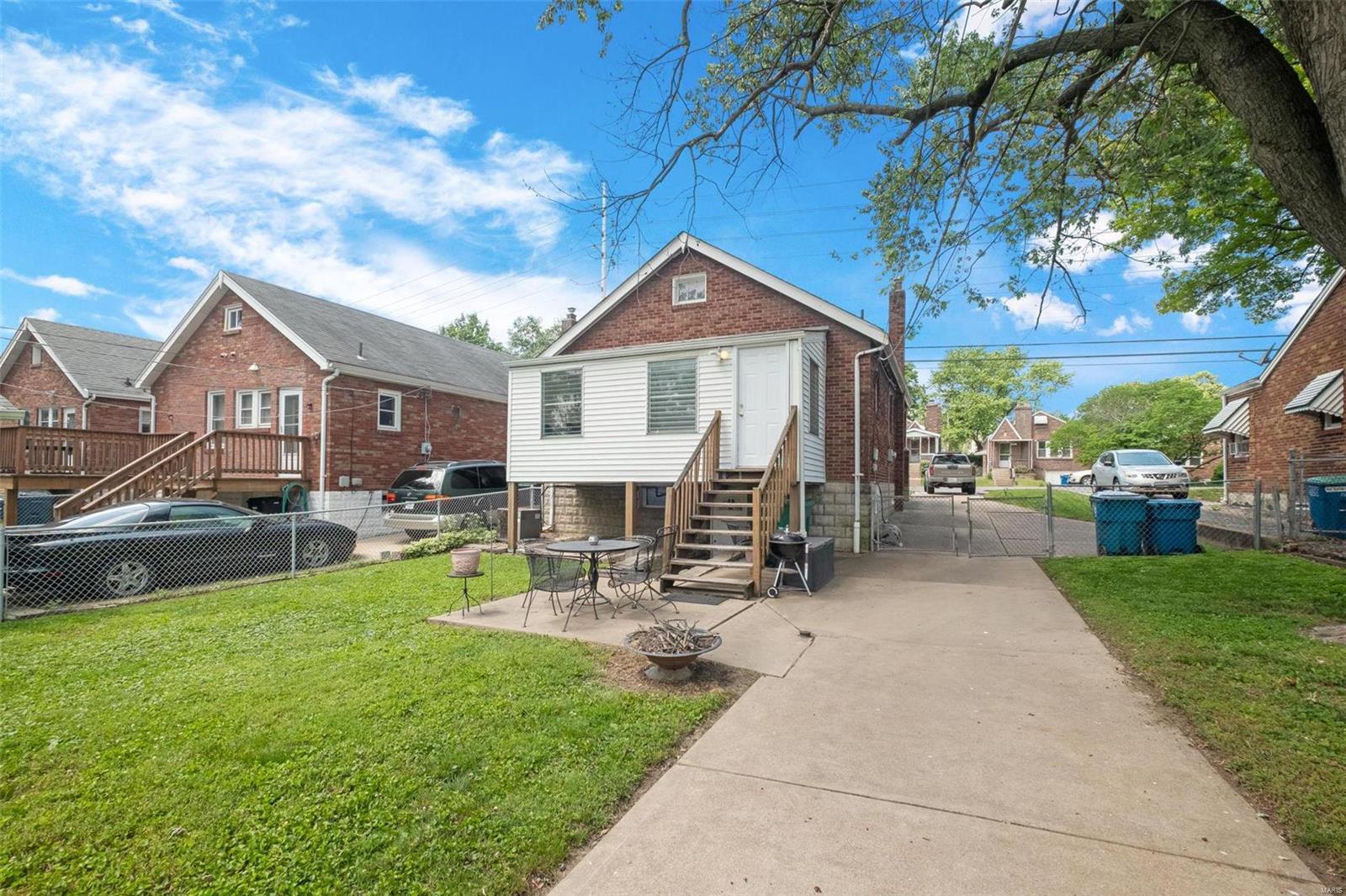 9336 MacKenzie Road St. Louis, MO 63123 - Photo 17 of 19