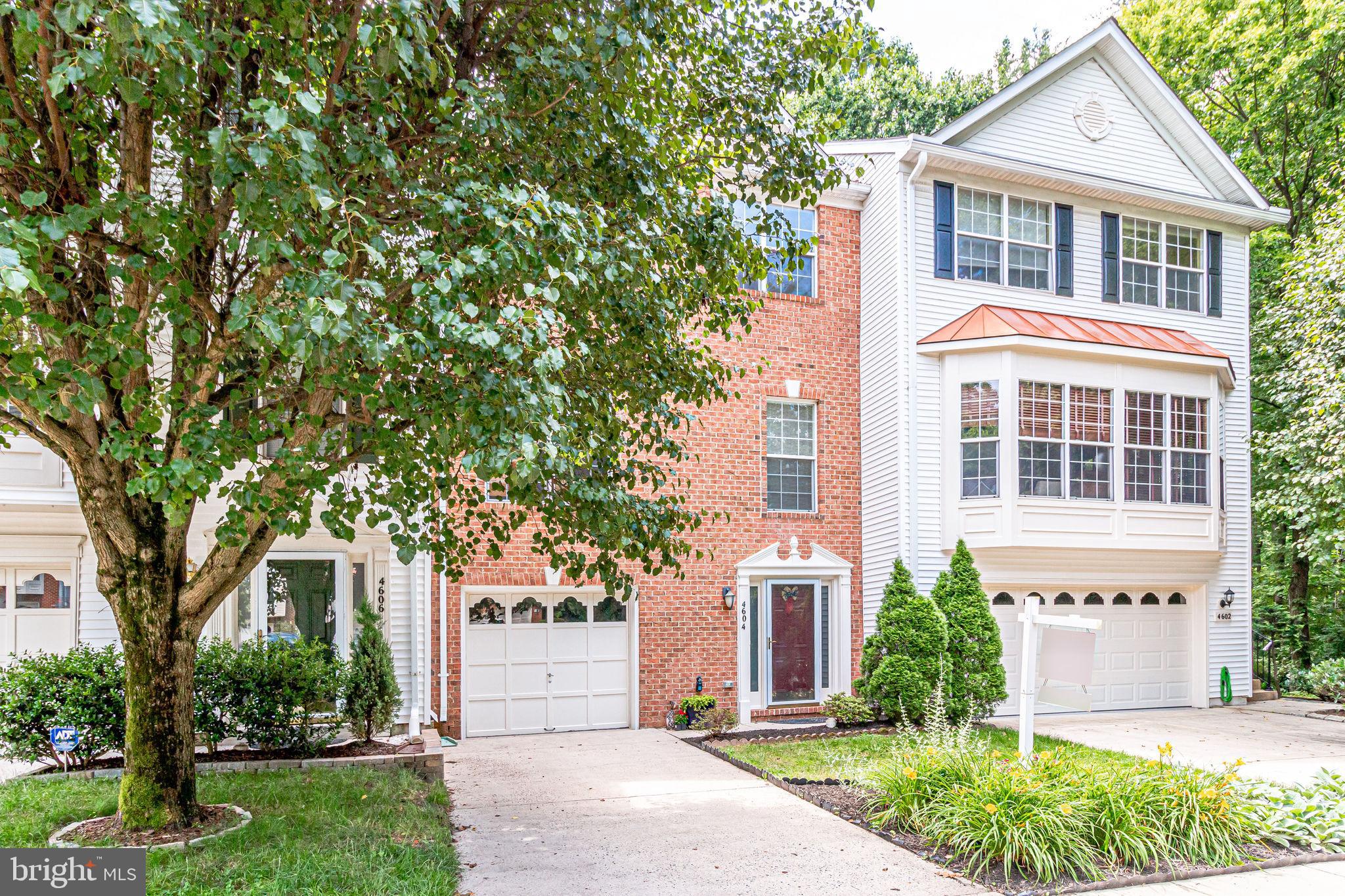 4604 Buckhorn Ridge Fairfax, VA 22030 - Photo 2 of 56