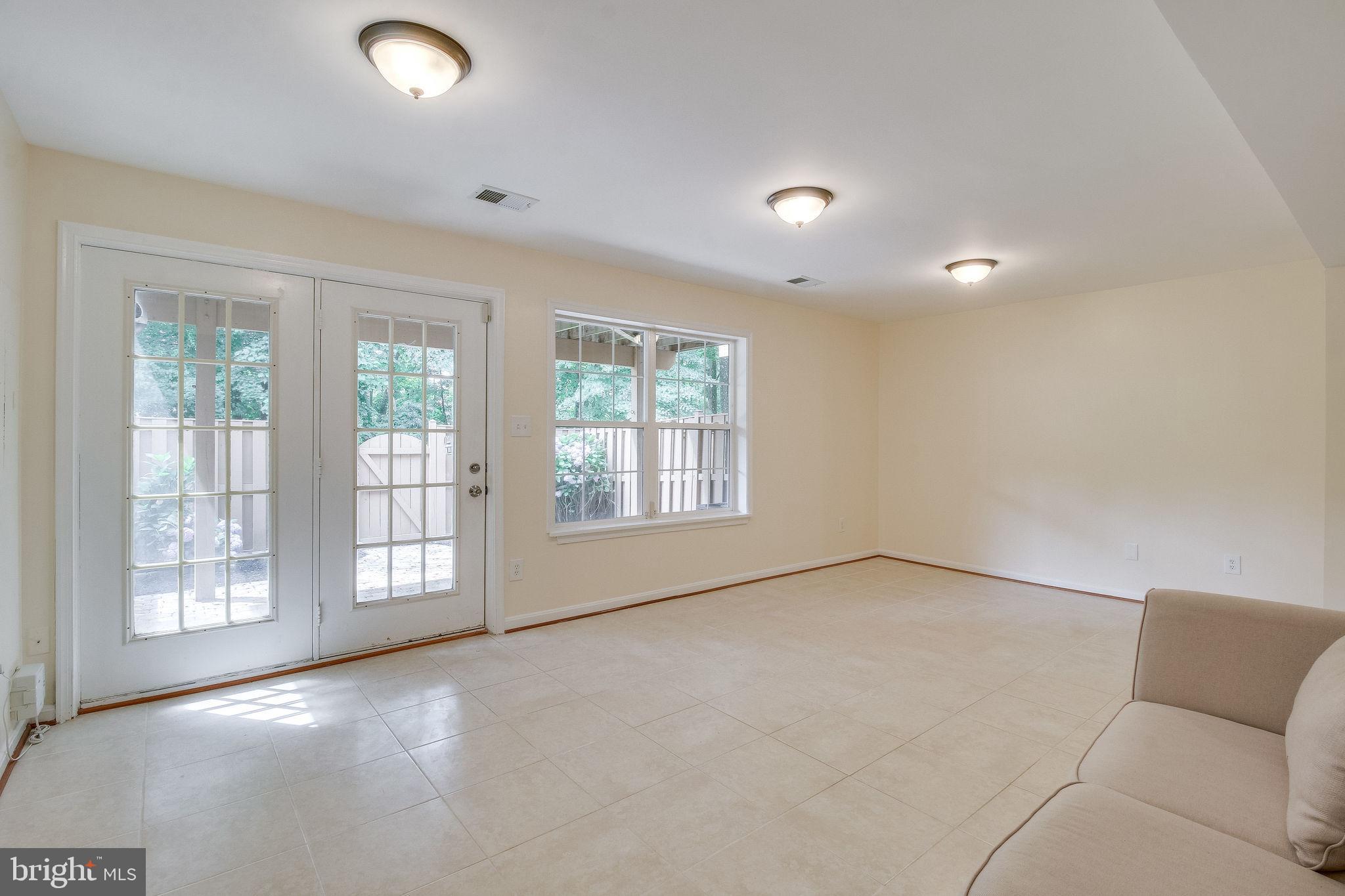 4604 Buckhorn Ridge Fairfax, VA 22030 - Photo 9 of 56