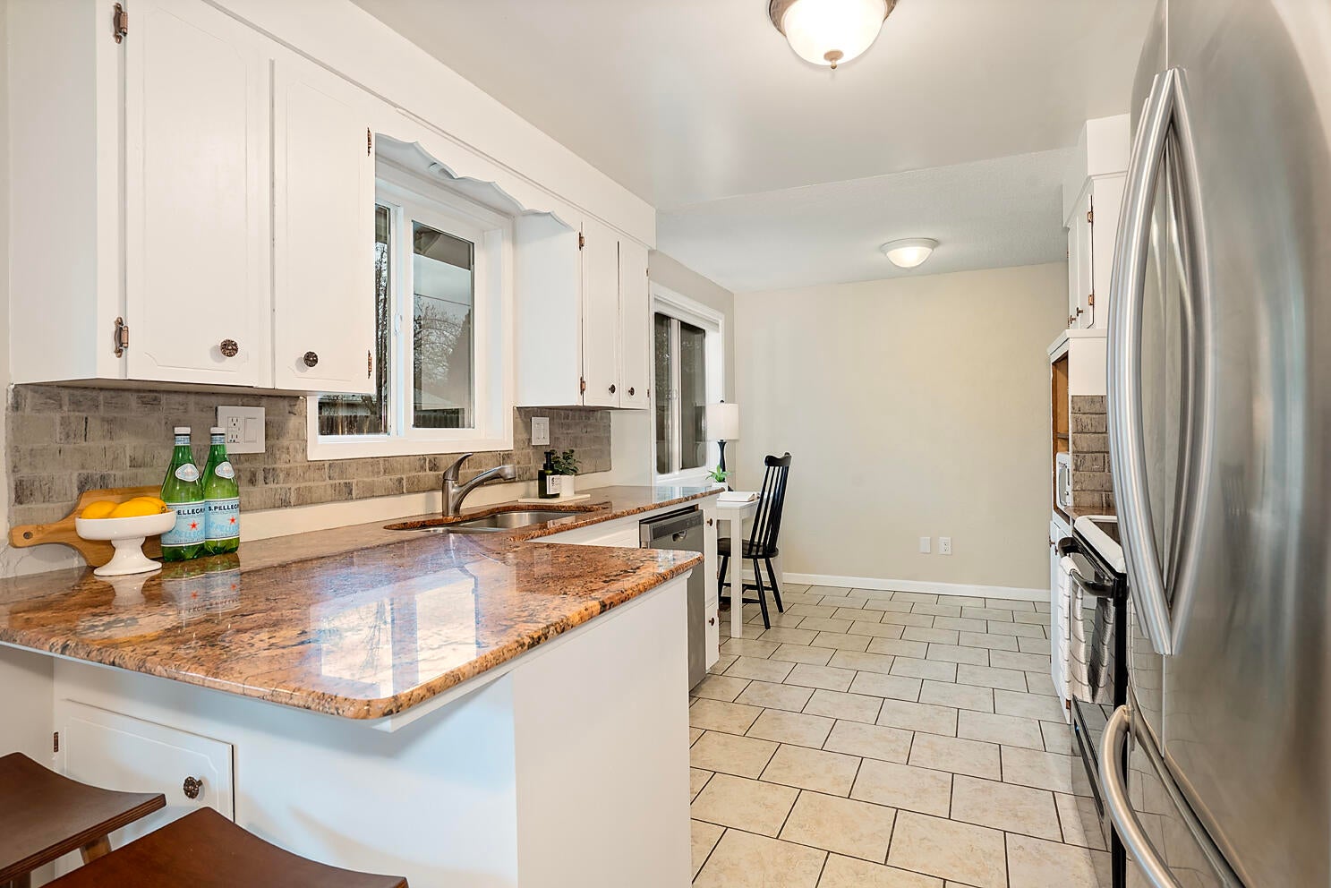 708 Talbot Street Eagle Point, OR 97524 - Photo 5 of 23 5-Kitchen