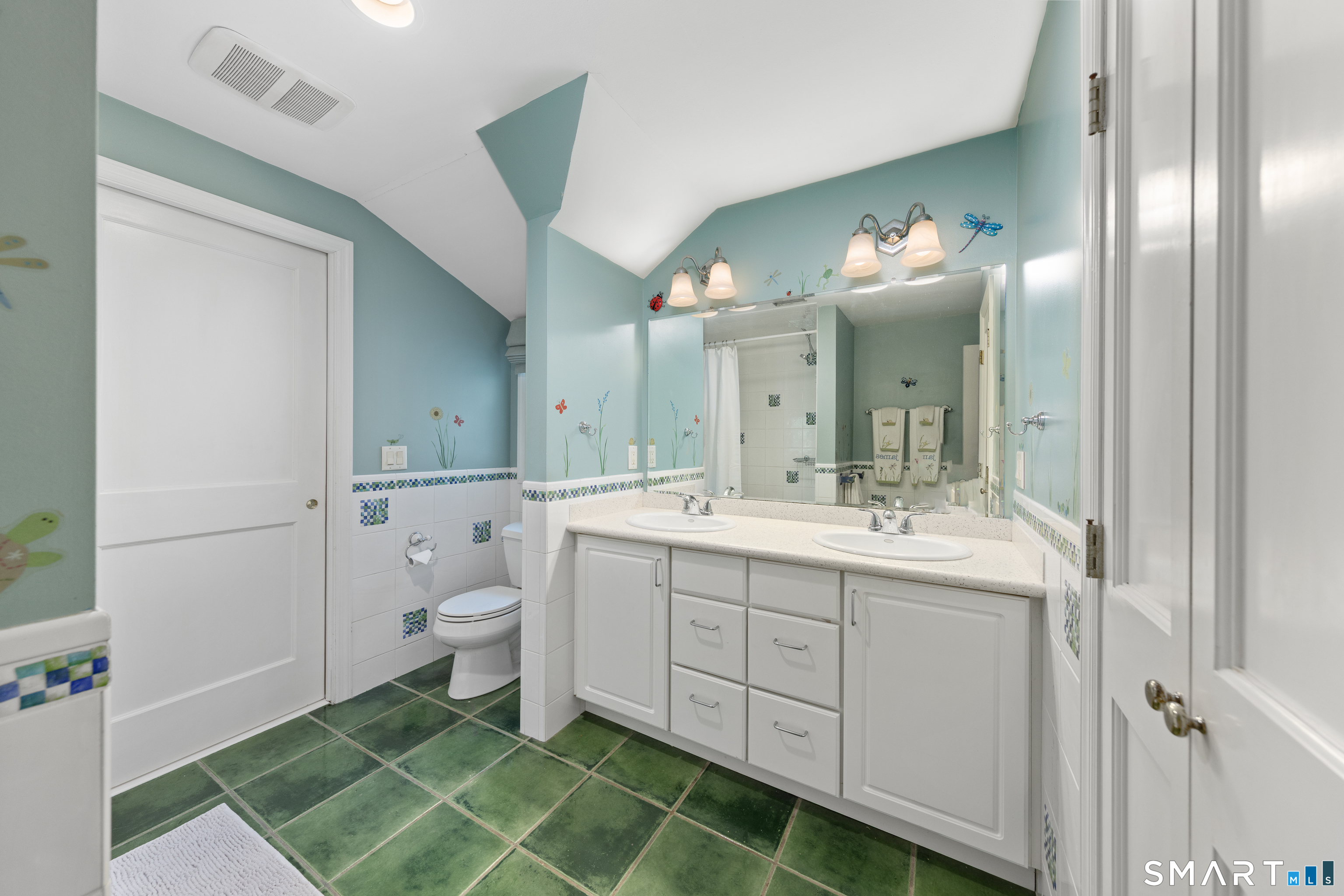 179 Lawrence Road Fairfield, CT 06824 - Photo 24 of 37