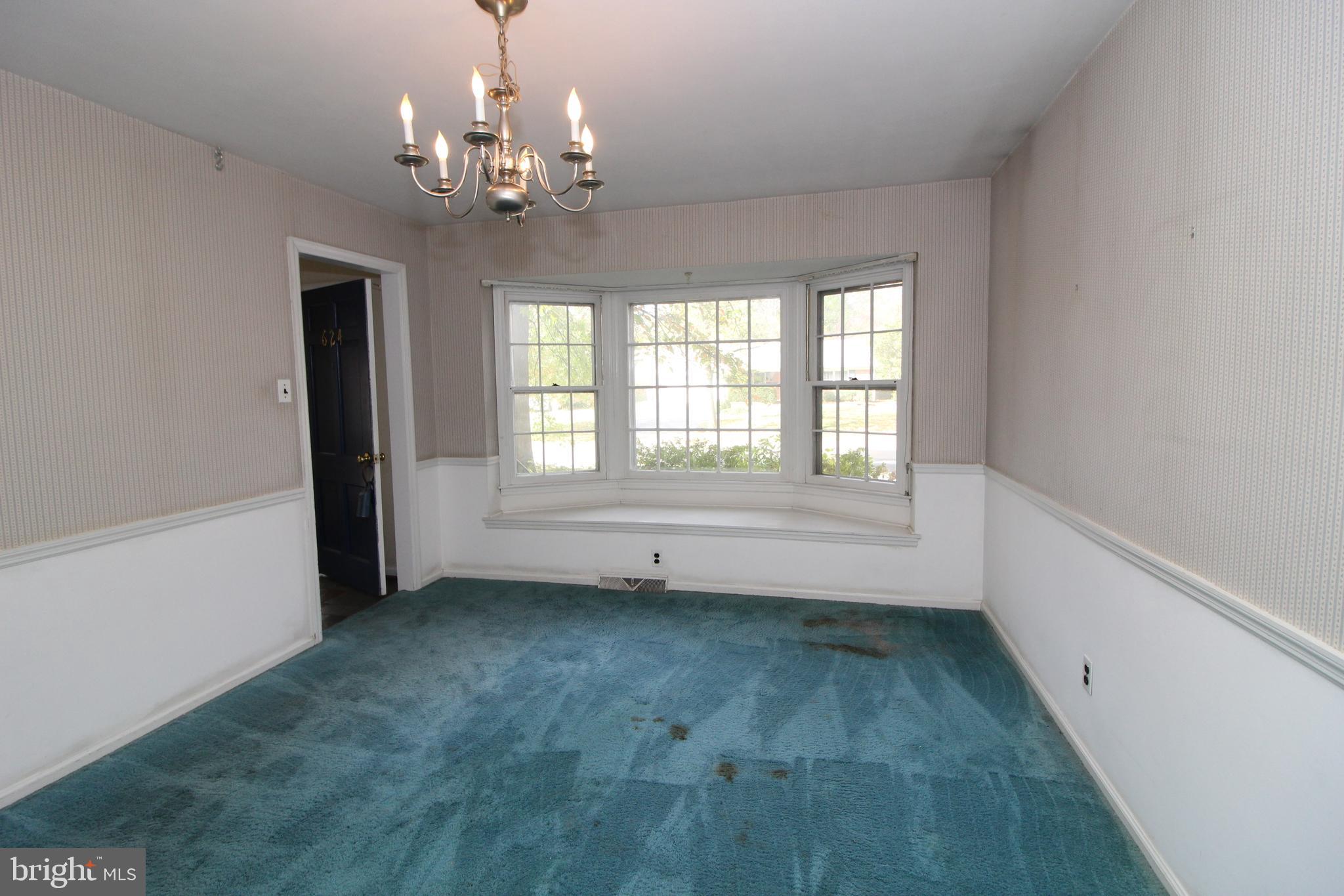 624 Halstead Road Wilmington, DE 19803 - Photo 4 of 20 Dining Room with Bay Window & Chair Rail