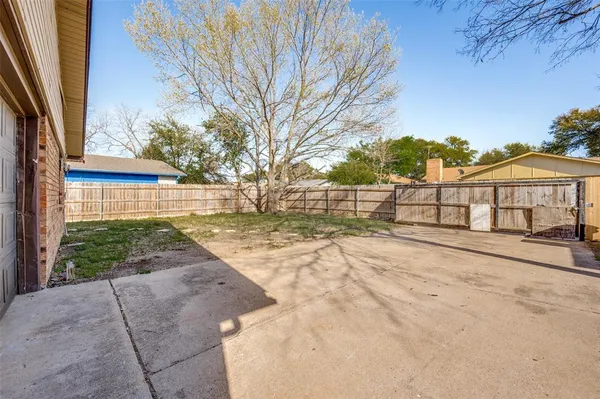$2,200 | 8514 Sikorski Lane, Dallas, TX 75228
