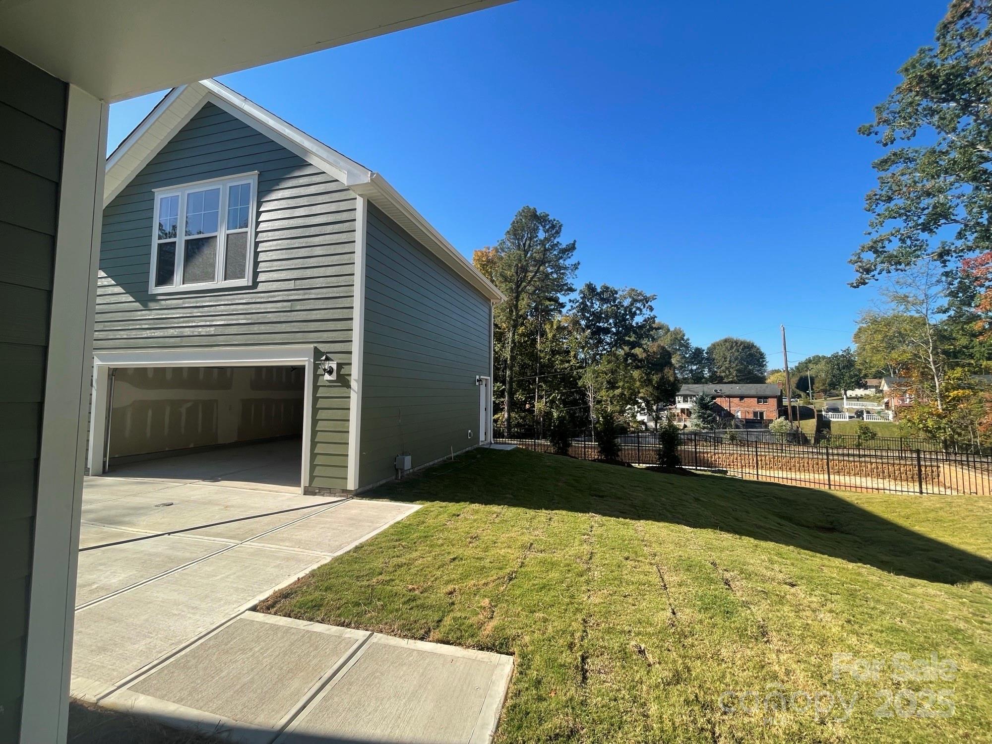 4044 Grommet Court Matthews, NC 28105 - Photo 8 of 27 a view of outdoor space and yard