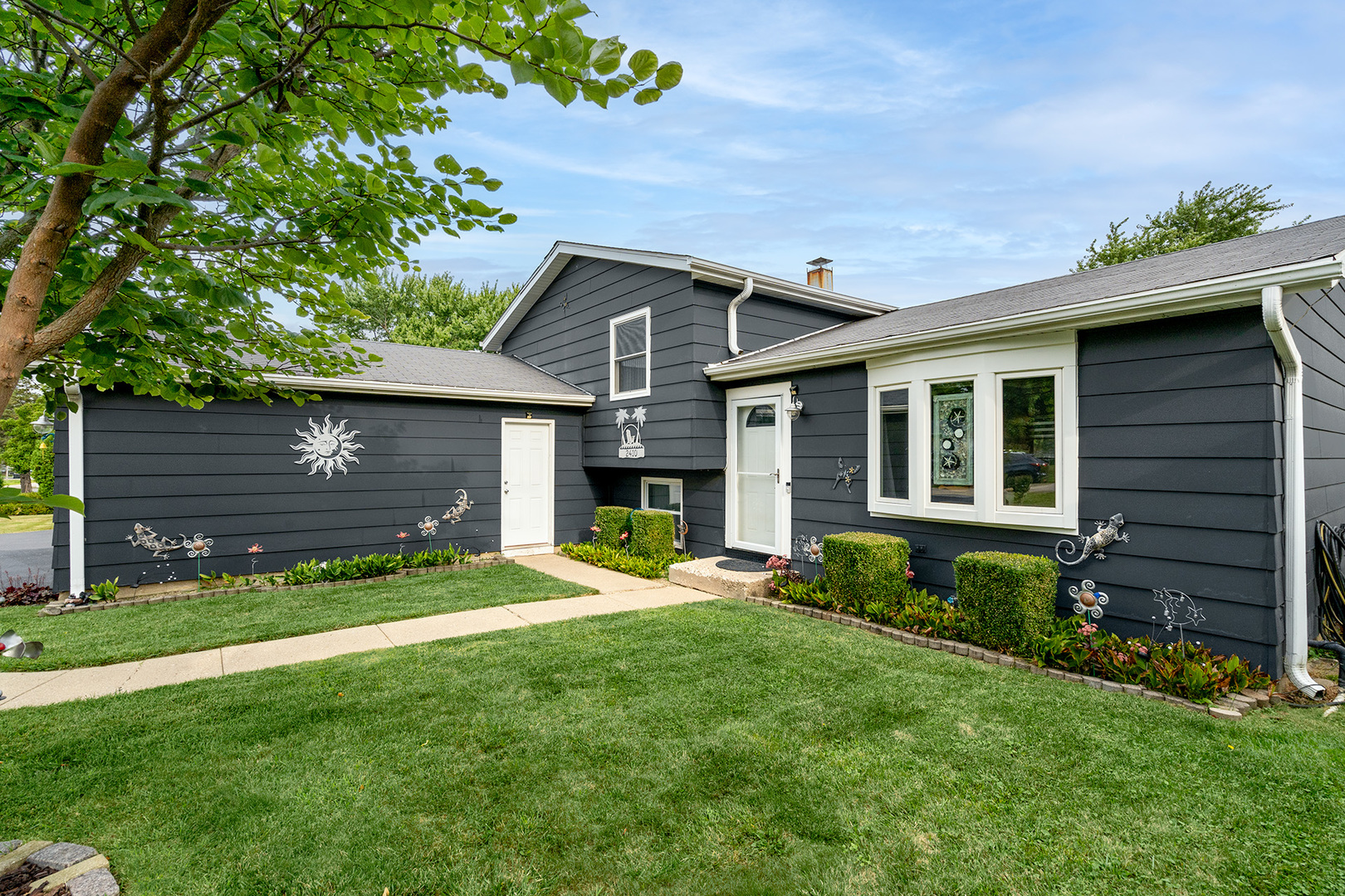 2410 Plum Tree Road Lindenhurst, IL 60046 - Photo 1 of 29 Gallery Image 1