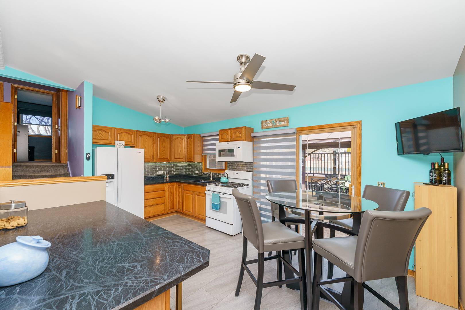 2410 Plum Tree Road Lindenhurst, IL 60046 - Photo 5 of 29 Gallery Image 5