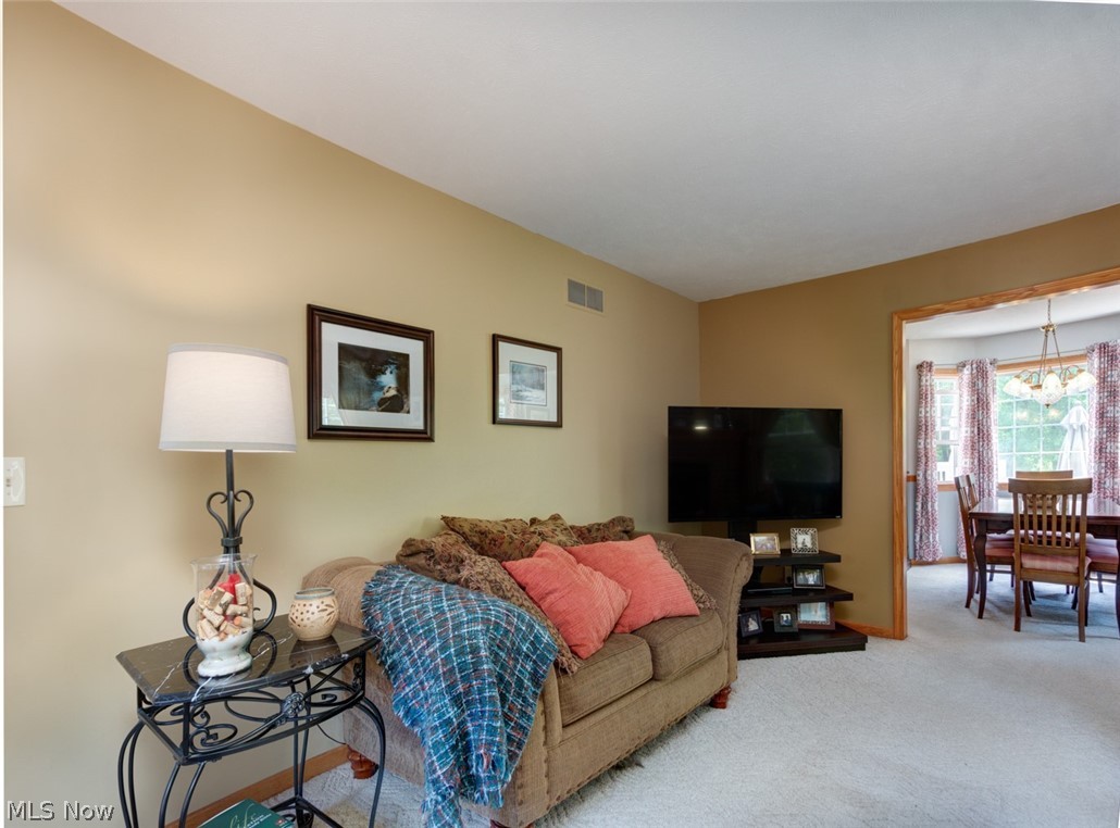 8821 Auburn Road Chardon, OH 44024 - Photo 6 of 35 Gallery Image 6