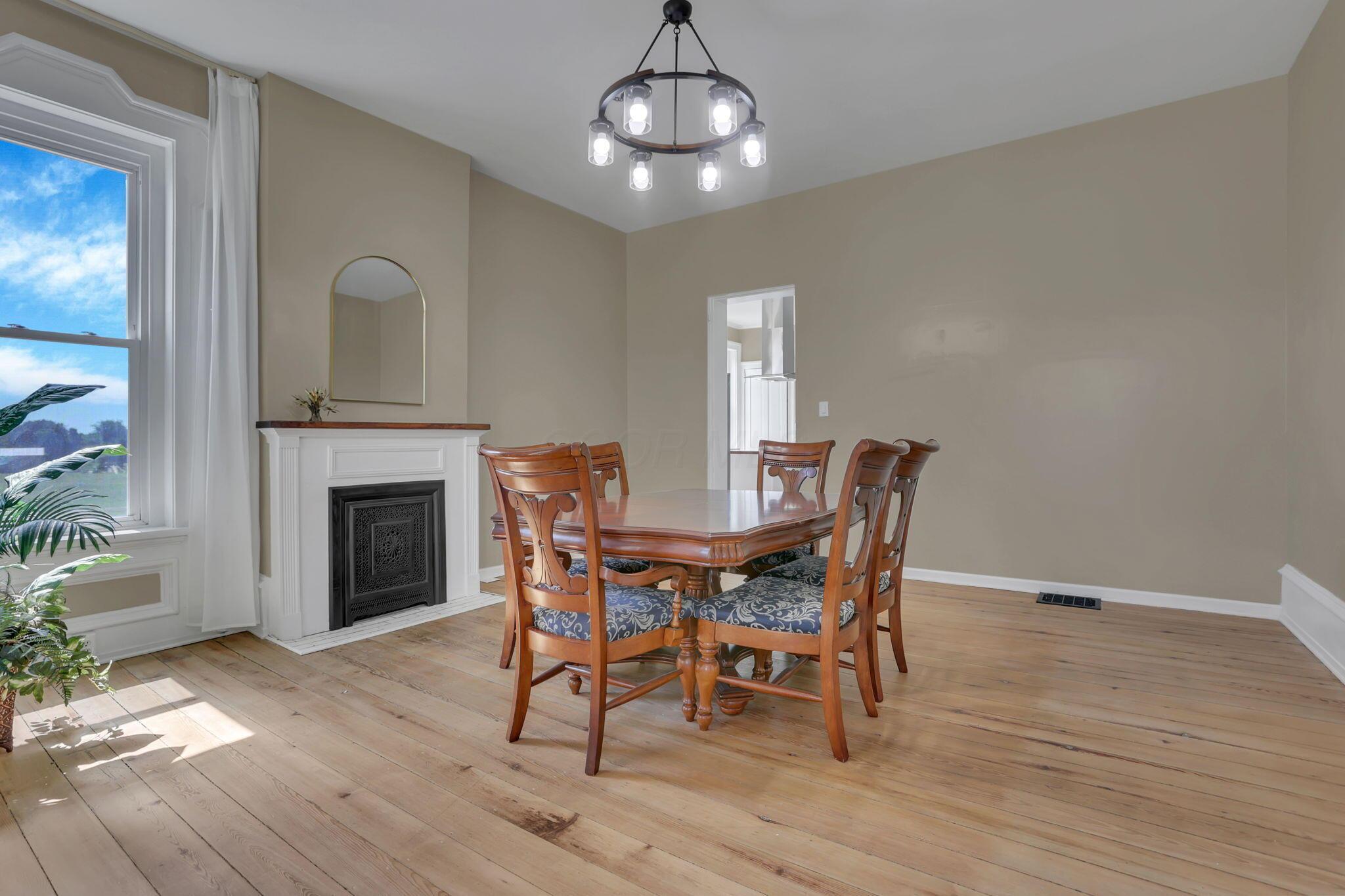 4535 Amanda Northern Road Amanda, OH 43102 - Photo 16 of 72 Dining/Family Room