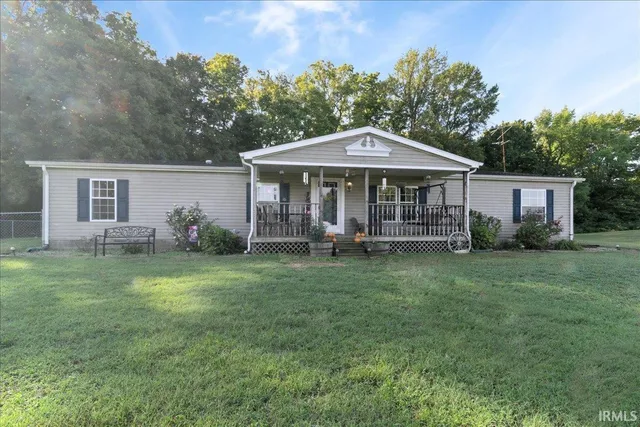 $229,000 | 615 South Barn Lane, Princeton, IN 47670