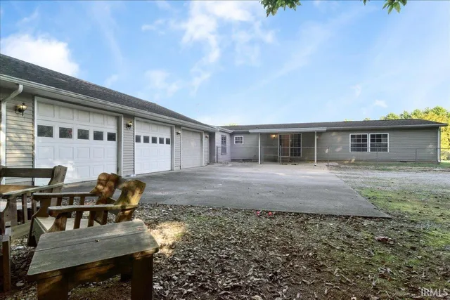 $229,000 | 615 South Barn Lane, Princeton, IN 47670