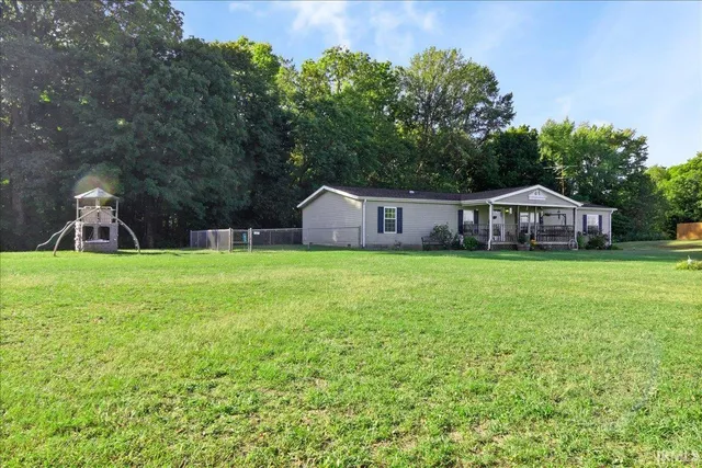 $229,000 | 615 South Barn Lane, Princeton, IN 47670