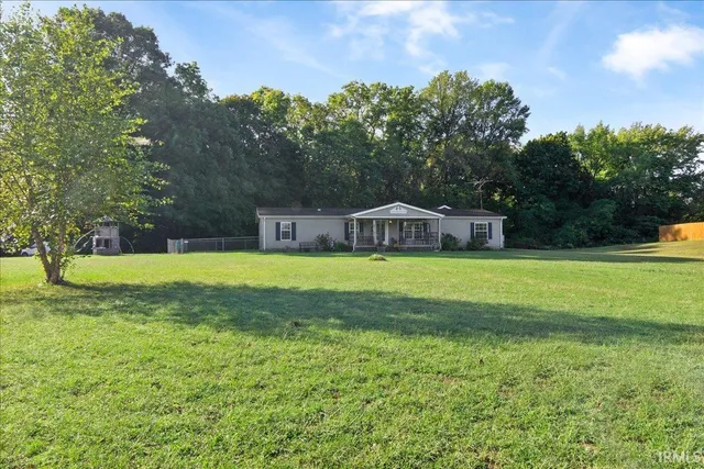 $229,000 | 615 South Barn Lane, Princeton, IN 47670