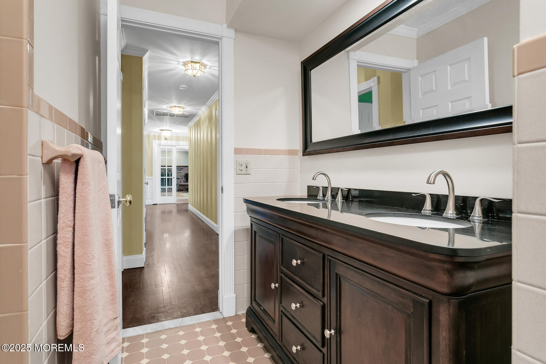 147 Montrose Road Colts Neck, NJ 07722 - Photo 23 of 61 Central Bath