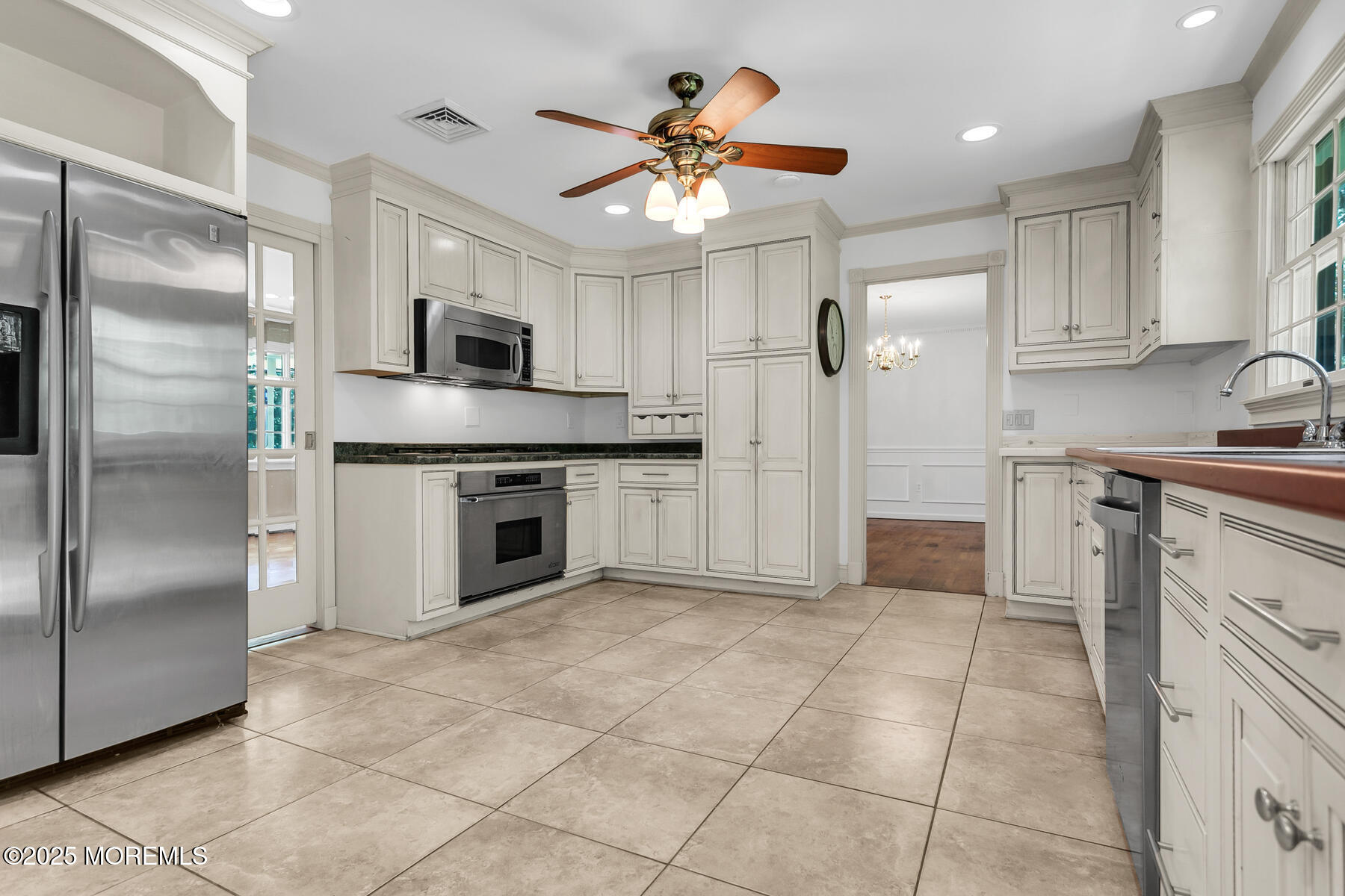 147 Montrose Road Colts Neck, NJ 07722 - Photo 10 of 61 147 Montrose Rd Colts Neck NJ 07722 USA-