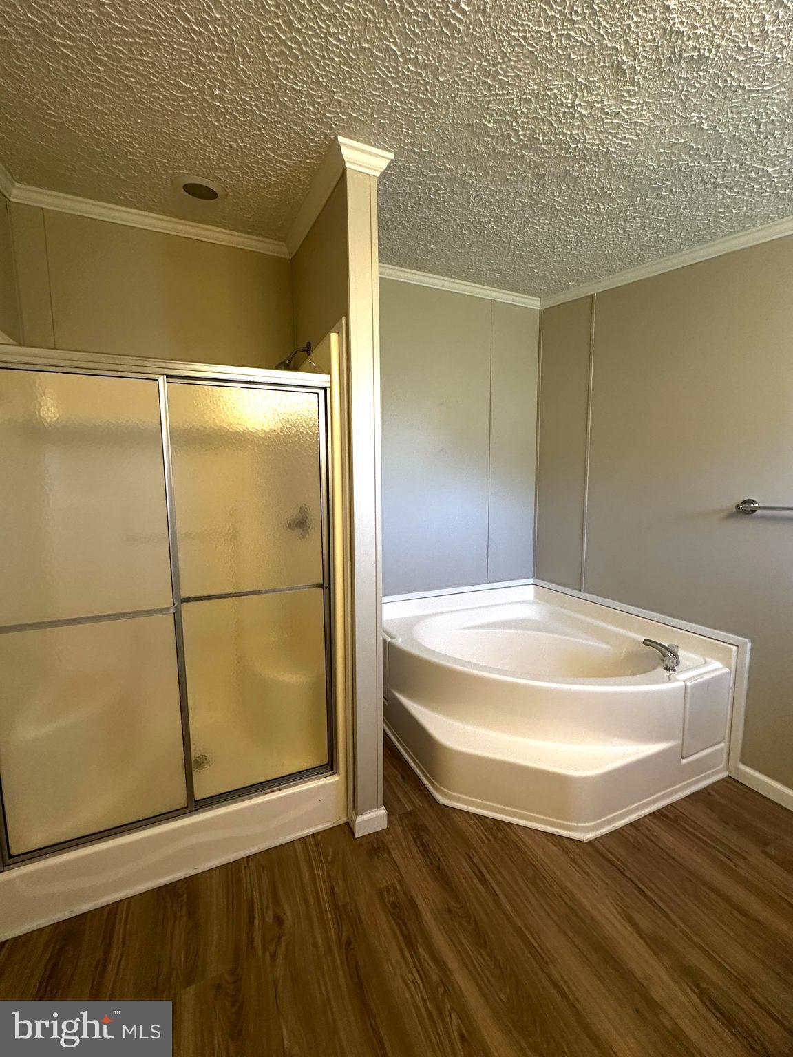 11433 Trussum Pond Road Laurel, DE 19956 - Photo 20 of 27 a bathroom with a bathtub