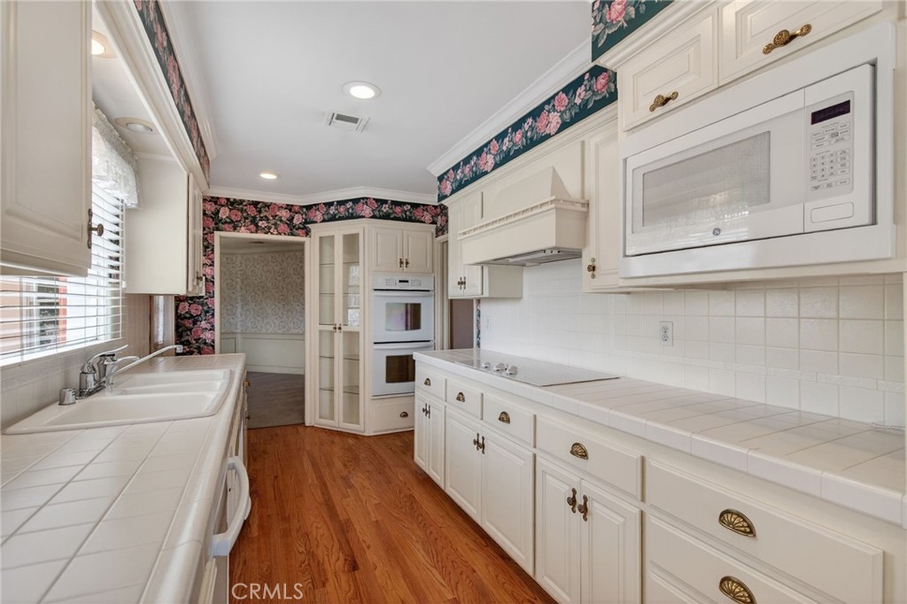 3985 Rice Road Riverside, CA 92506 - Photo 15 of 45 Remodeled kitchen with view into the formal dining room