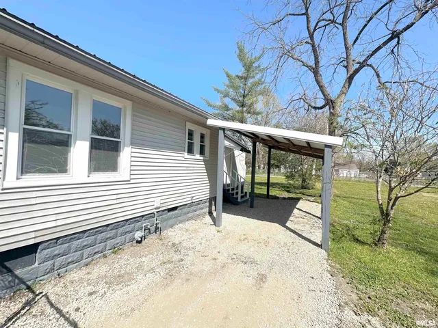 $119,900 | 641 North Hickory Street, Centralia, IL 62801