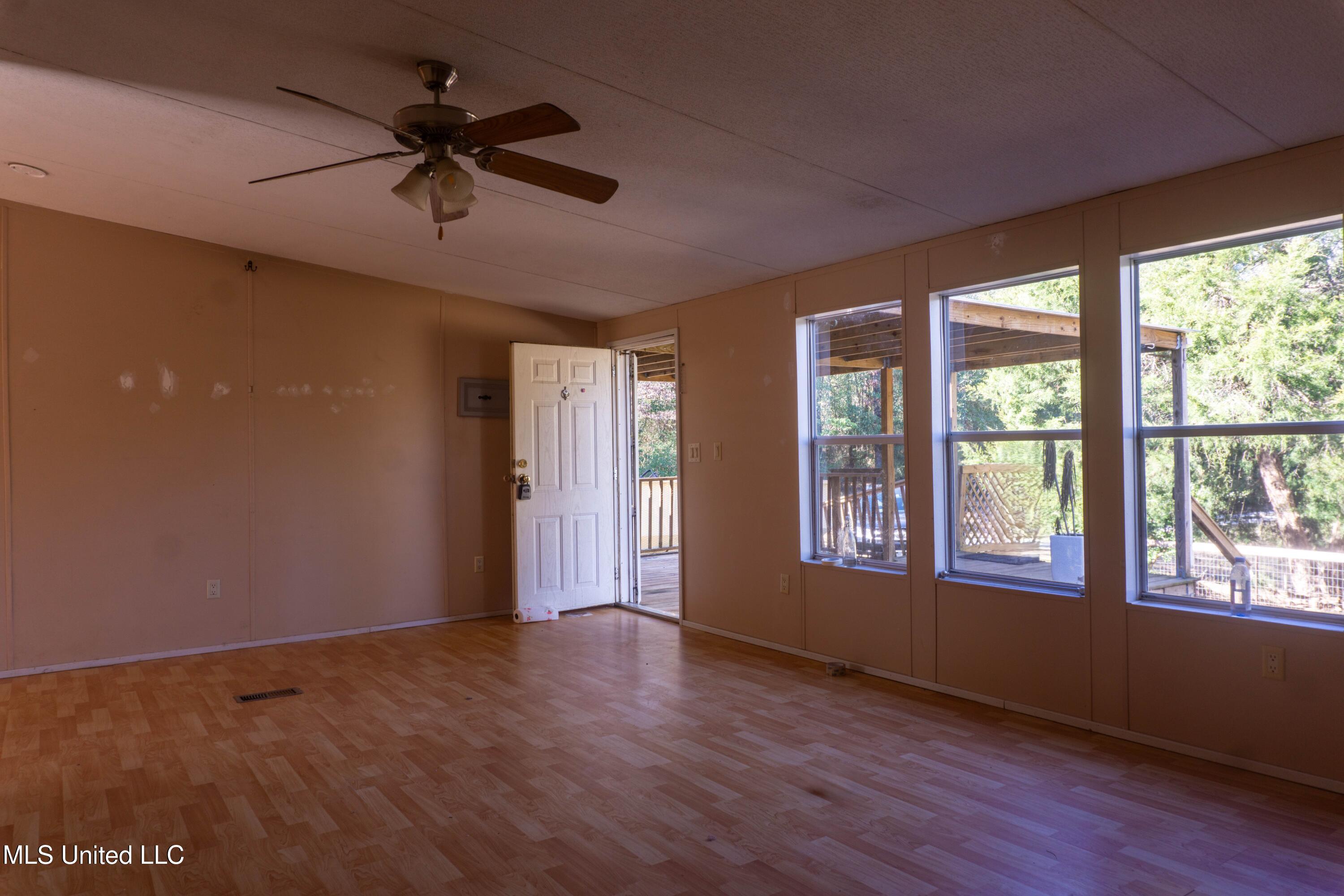 17220 Old Kelly Road Vancleave, MS 39565 - Photo 12 of 19 Living Room
