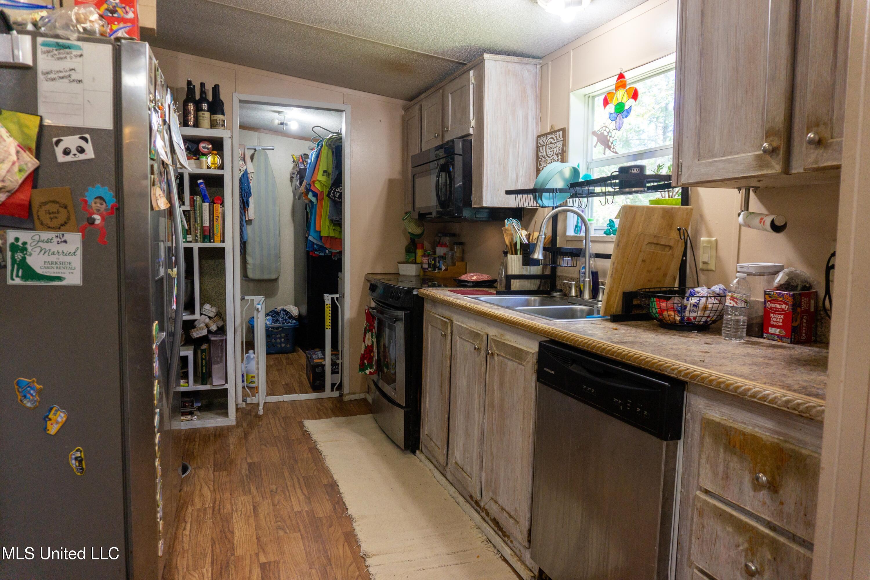 17220 Old Kelly Road Vancleave, MS 39565 - Photo 2 of 15 Kitchen