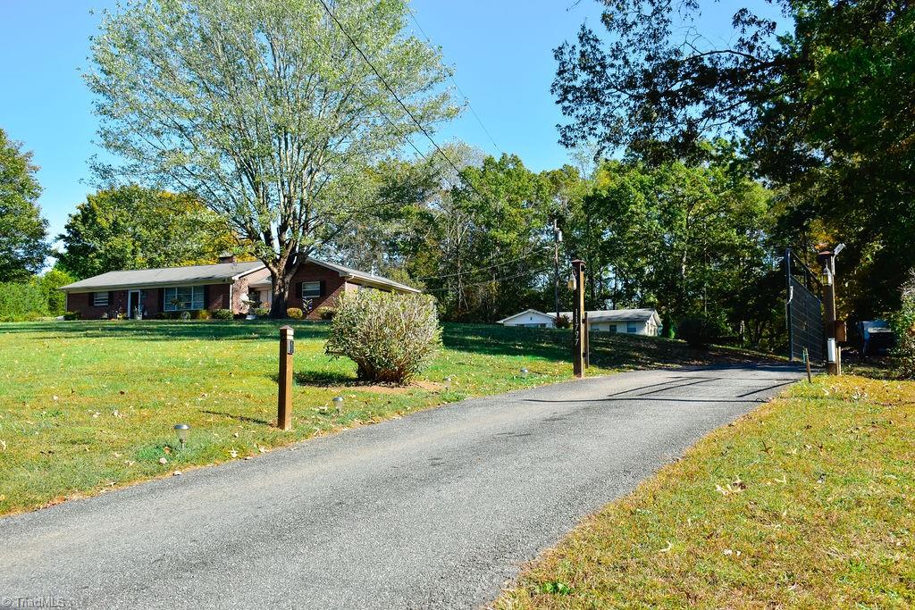 11797 Highway 268 Elkin, NC 28621 - Photo 2 of 17