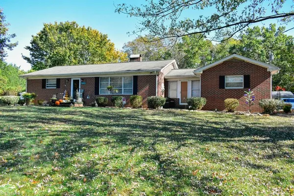 $345,000 | 11797 Highway 268, Elkin, NC 28621