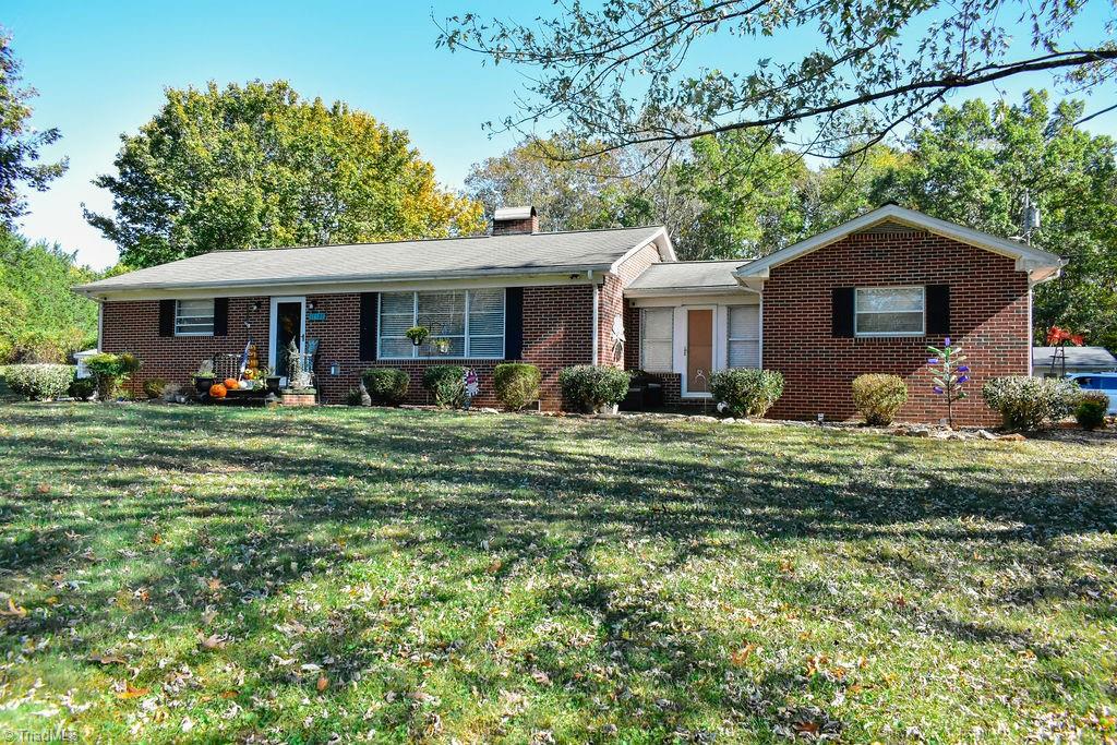 11797 Highway 268 Elkin, NC 28621 - Photo 3 of 17