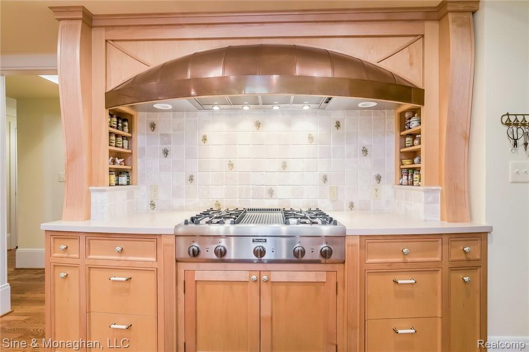 24 Warner Road Grosse Pointe, MI 48236 - Photo 21 of 56 023-Kitchen-5492469-medium.jpg