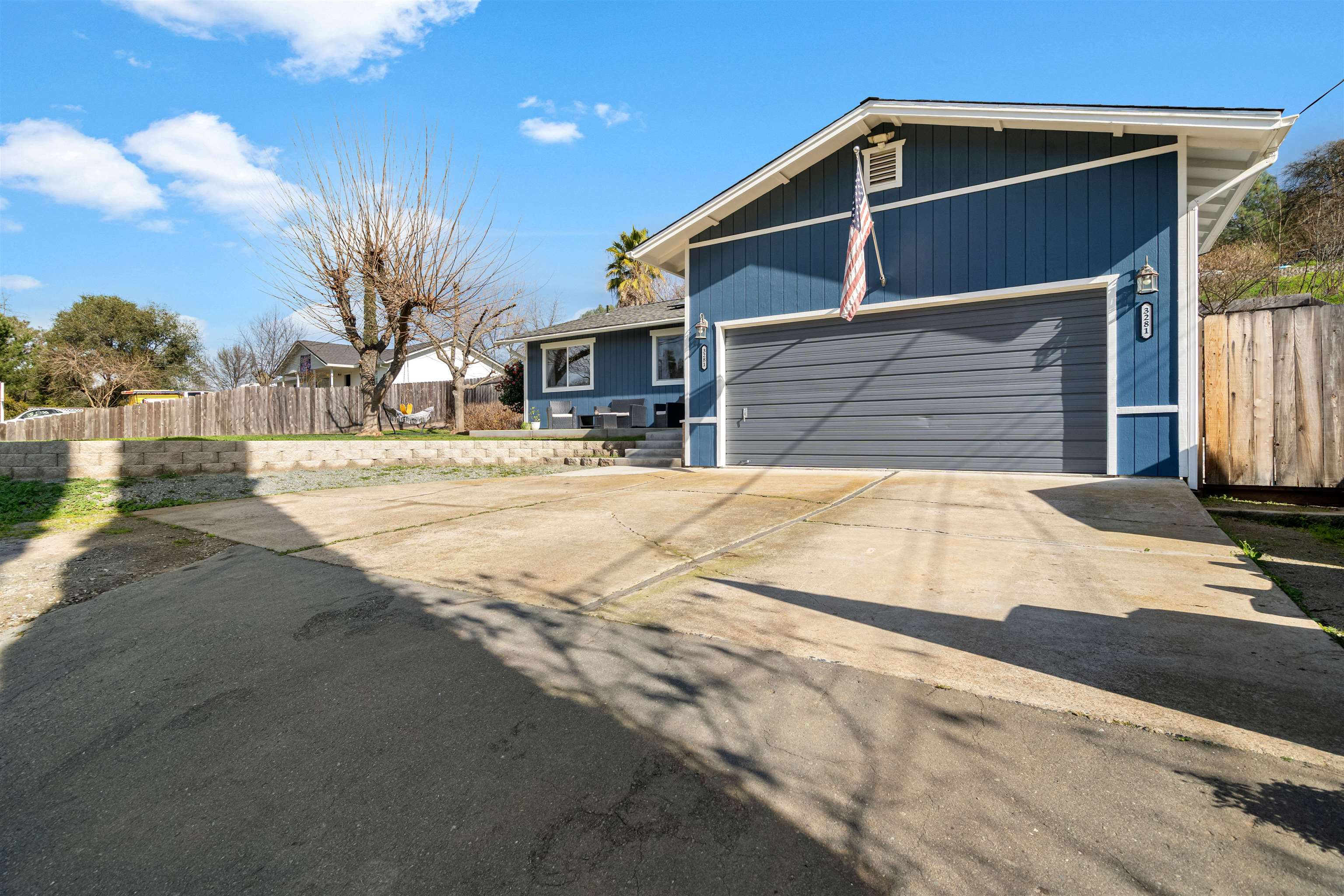 3281 Dunn Road Valley Springs, CA 95252 - Photo 5 of 59 View of front facade with driveway and a garage