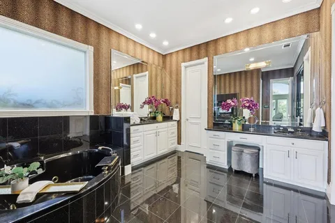 $1,174,900 | 6065 Dilbeck Lane, Dallas, TX 75240