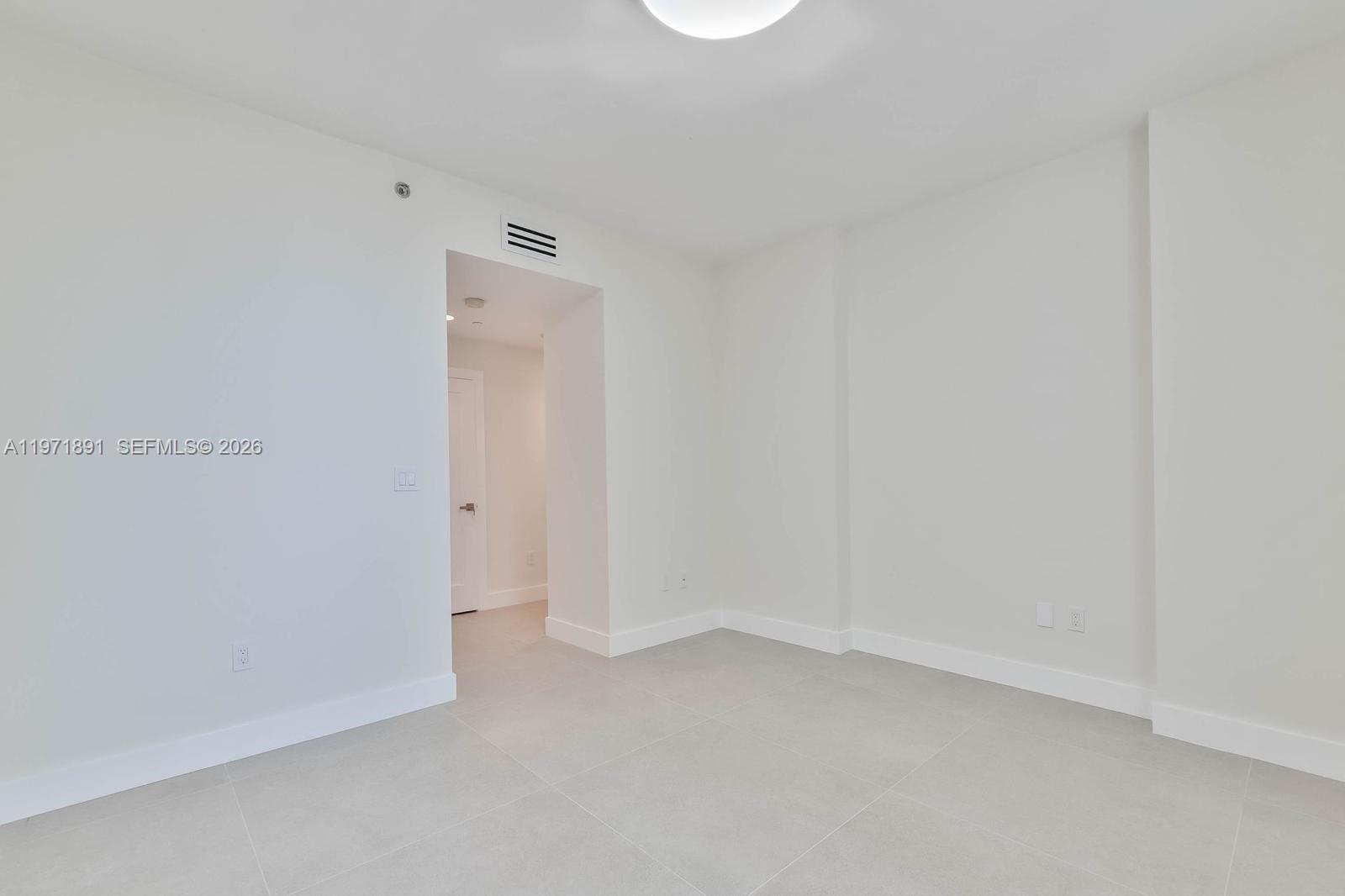 1050 Brickell Avenue, Unit 3214 Miami, FL 33131 - Photo 17 of 20