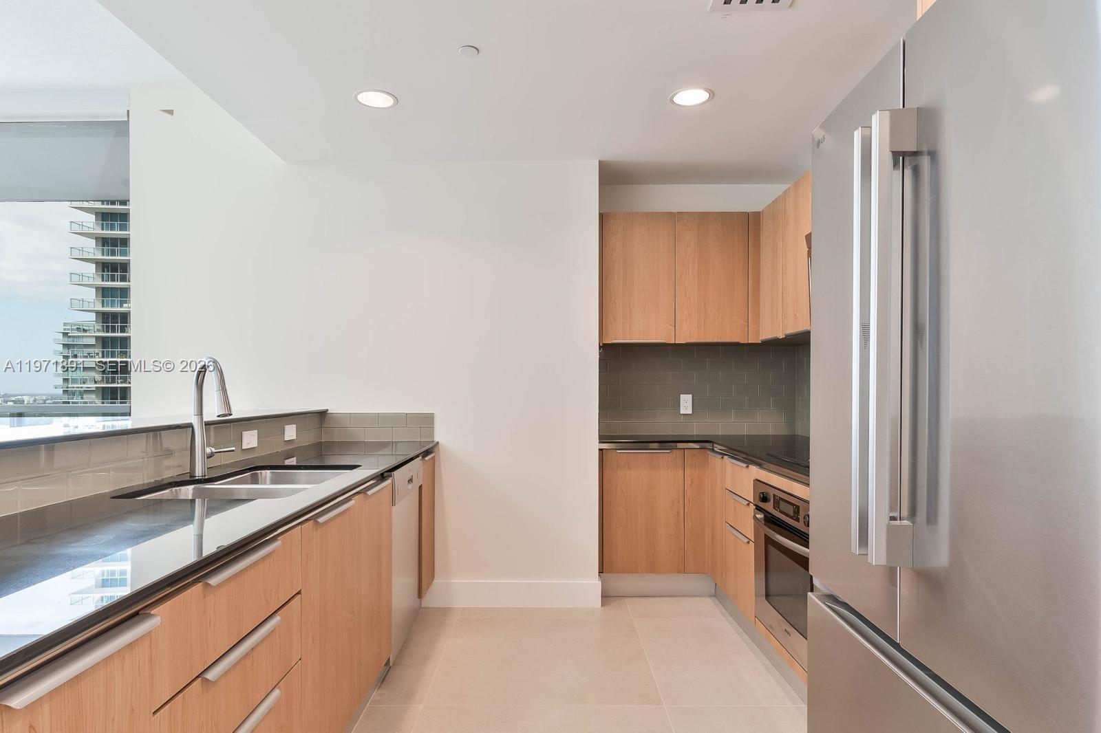 1050 Brickell Avenue, Unit 3214 Miami, FL 33131 - Photo 2 of 20