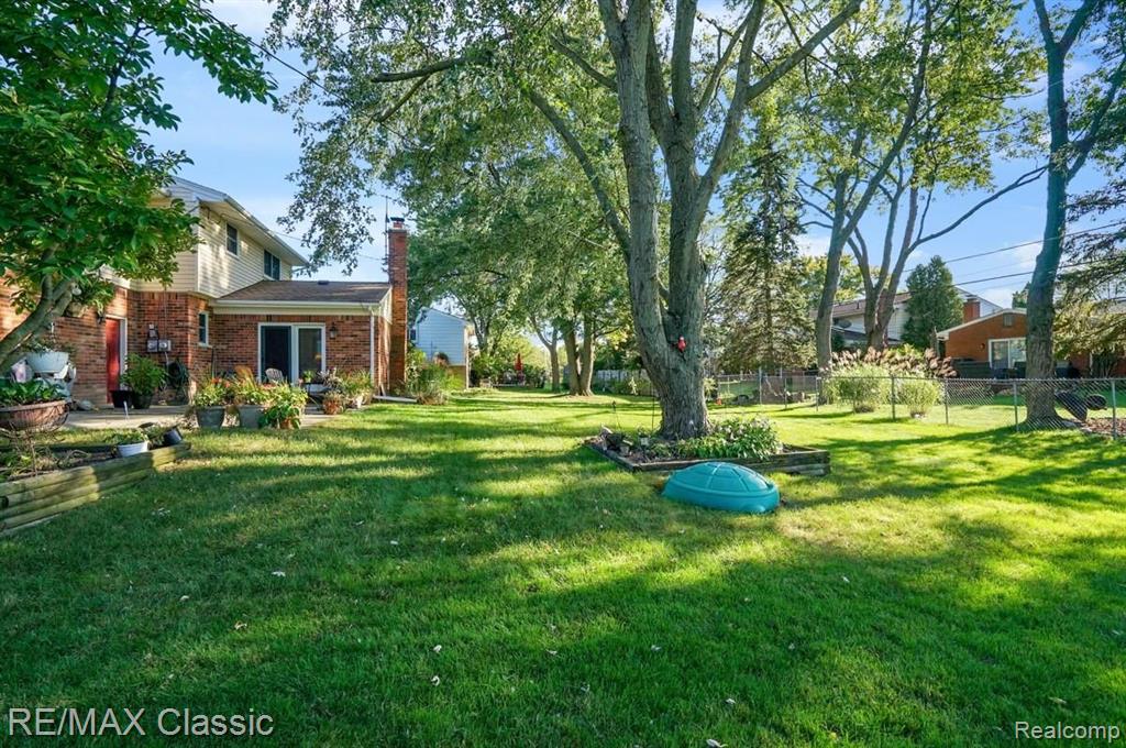 16381 Wayne Road Livonia, MI 48154 - Photo 26 of 27