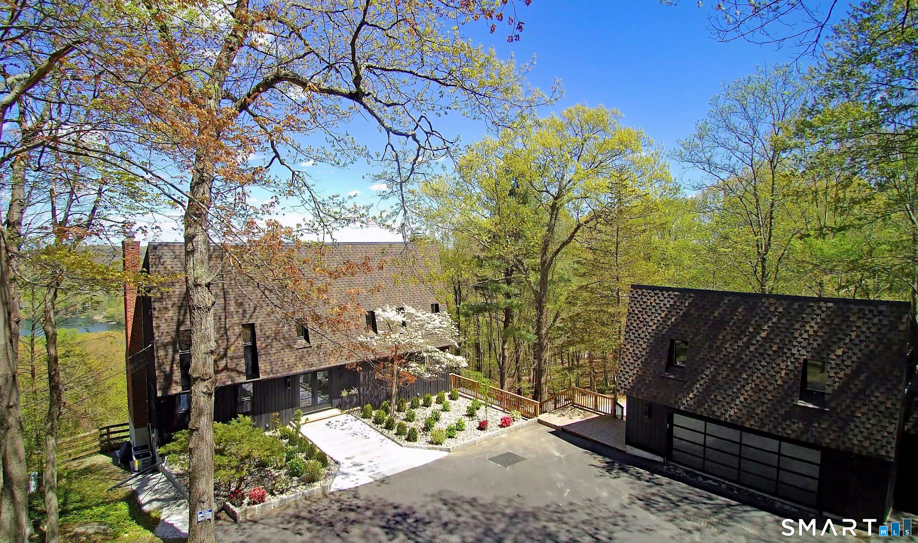 12 Hillcrest Court Ridgefield, CT 06877 - Photo 2 of 40