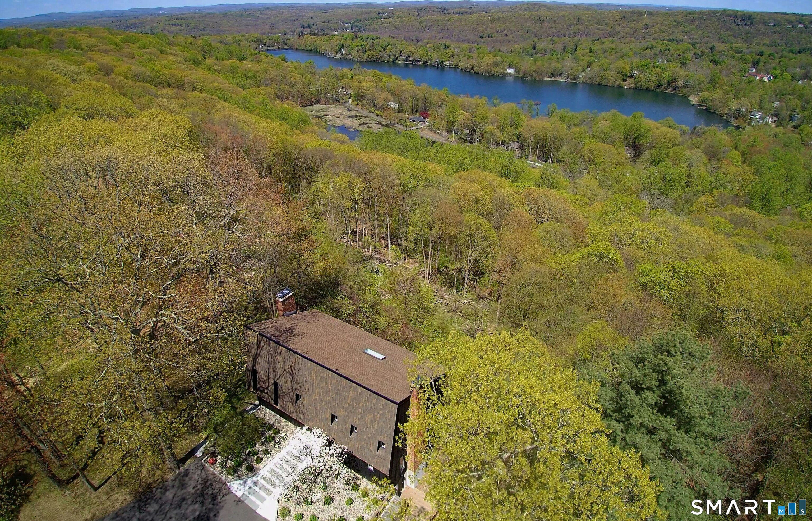 12 Hillcrest Court Ridgefield, CT 06877 - Photo 3 of 40