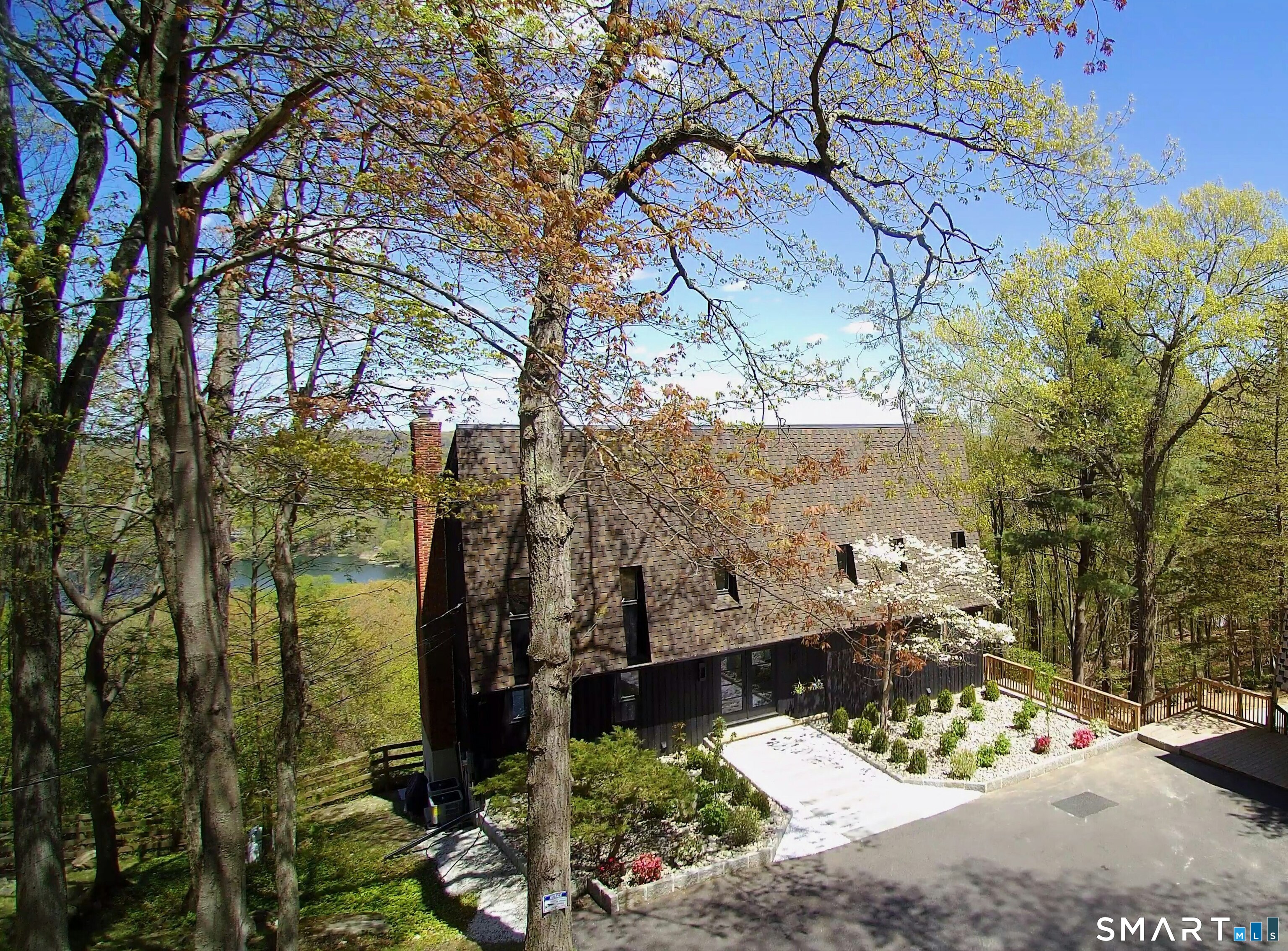 12 Hillcrest Court Ridgefield, CT 06877 - Photo 35 of 40