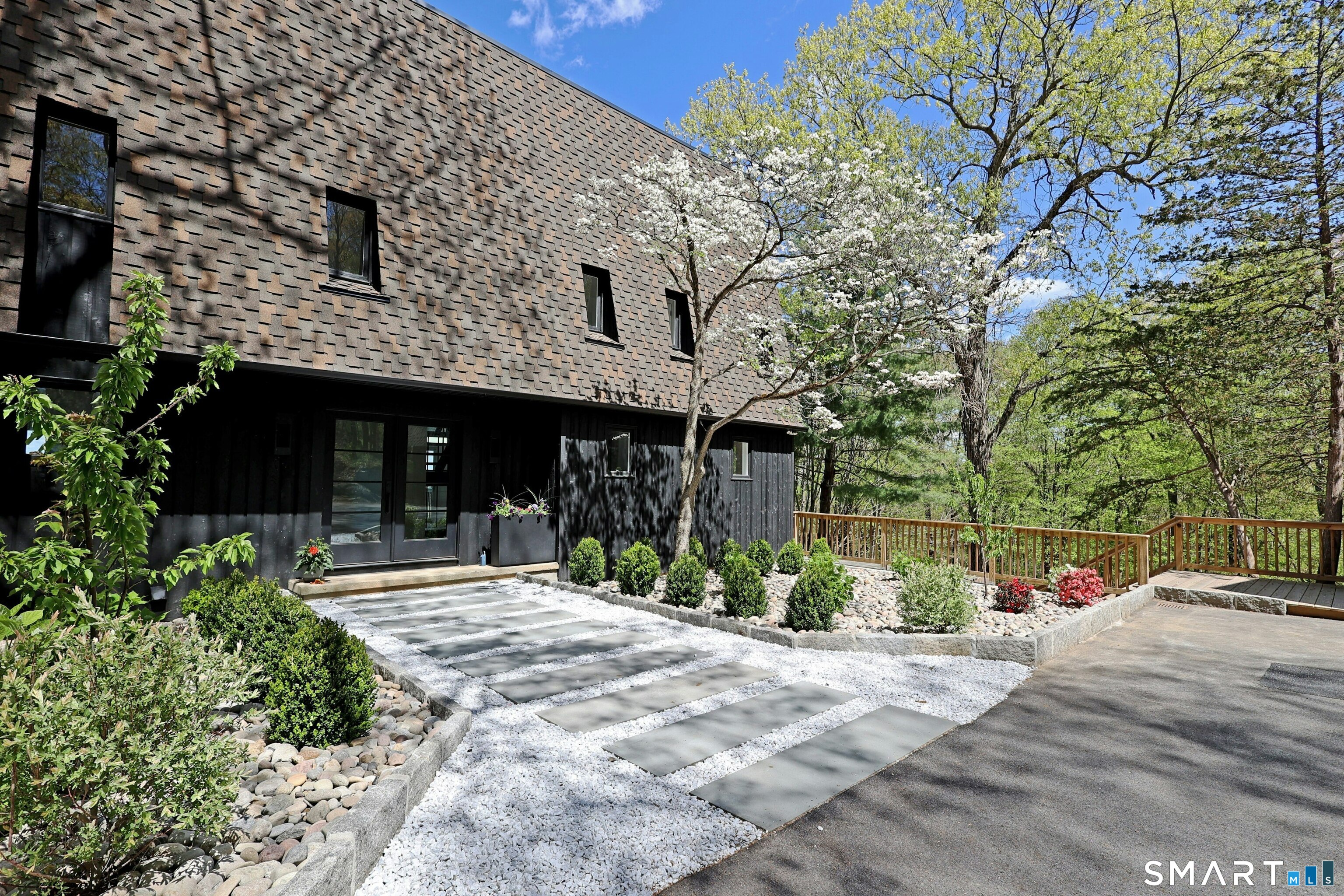 12 Hillcrest Court Ridgefield, CT 06877 - Photo 8 of 40