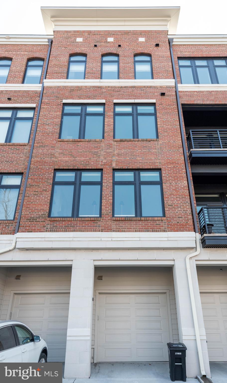 2 Stationmaster Street Southeast, Unit 302 Leesburg, VA 20175 - Photo 52 of 57 a building view with a window