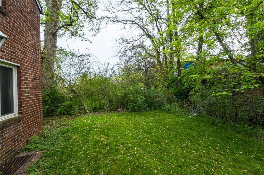 808 Jefferson Road Pittsburgh, PA 15235 - Photo 20 of 25 Back yard with a nice small yard
