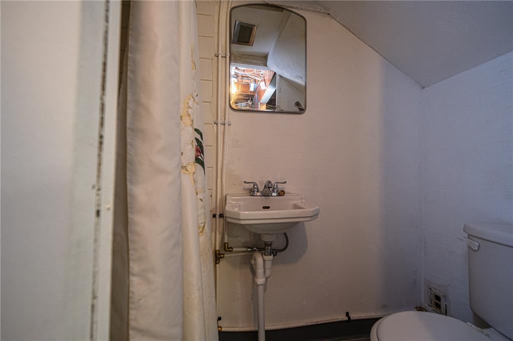 808 Jefferson Road Pittsburgh, PA 15235 - Photo 22 of 25 Basement bathroom