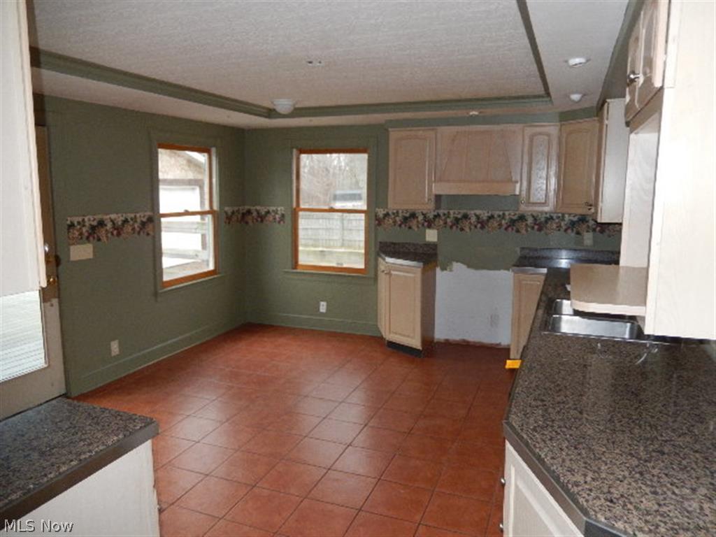 2270 Pickle Road Akron, OH 44312 - Photo 4 of 10