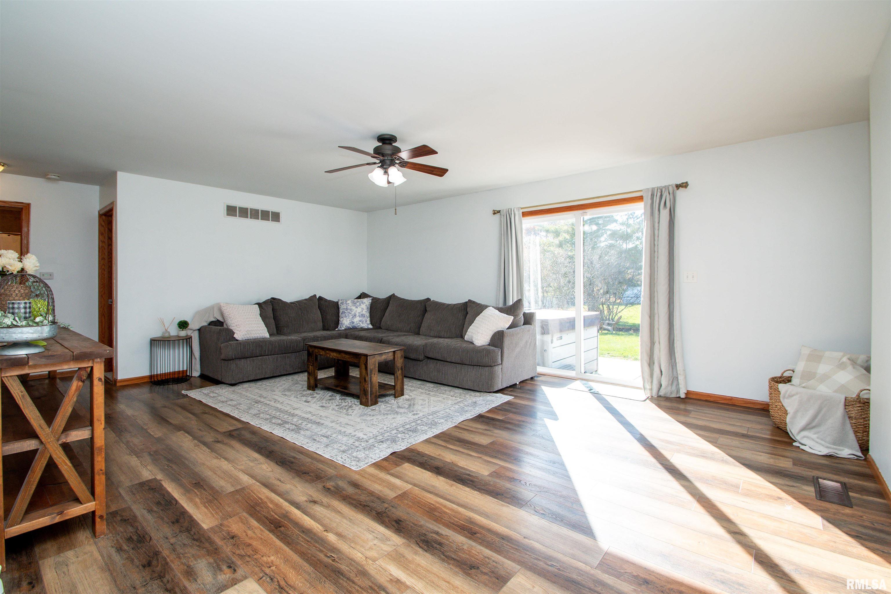 5902 Charleston Road Peoria, IL 61607 - Photo 11 of 43