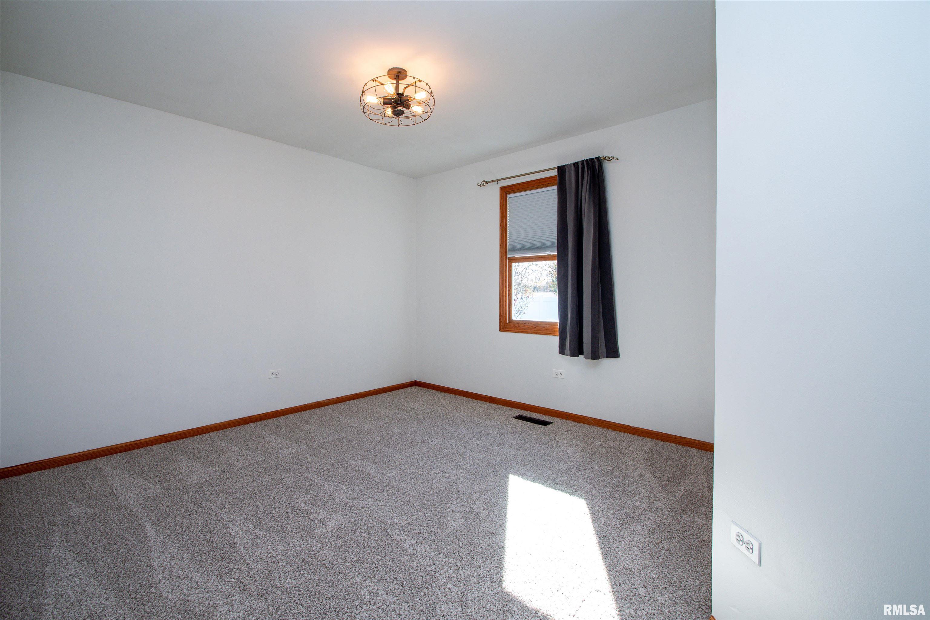 5902 Charleston Road Peoria, IL 61607 - Photo 25 of 43