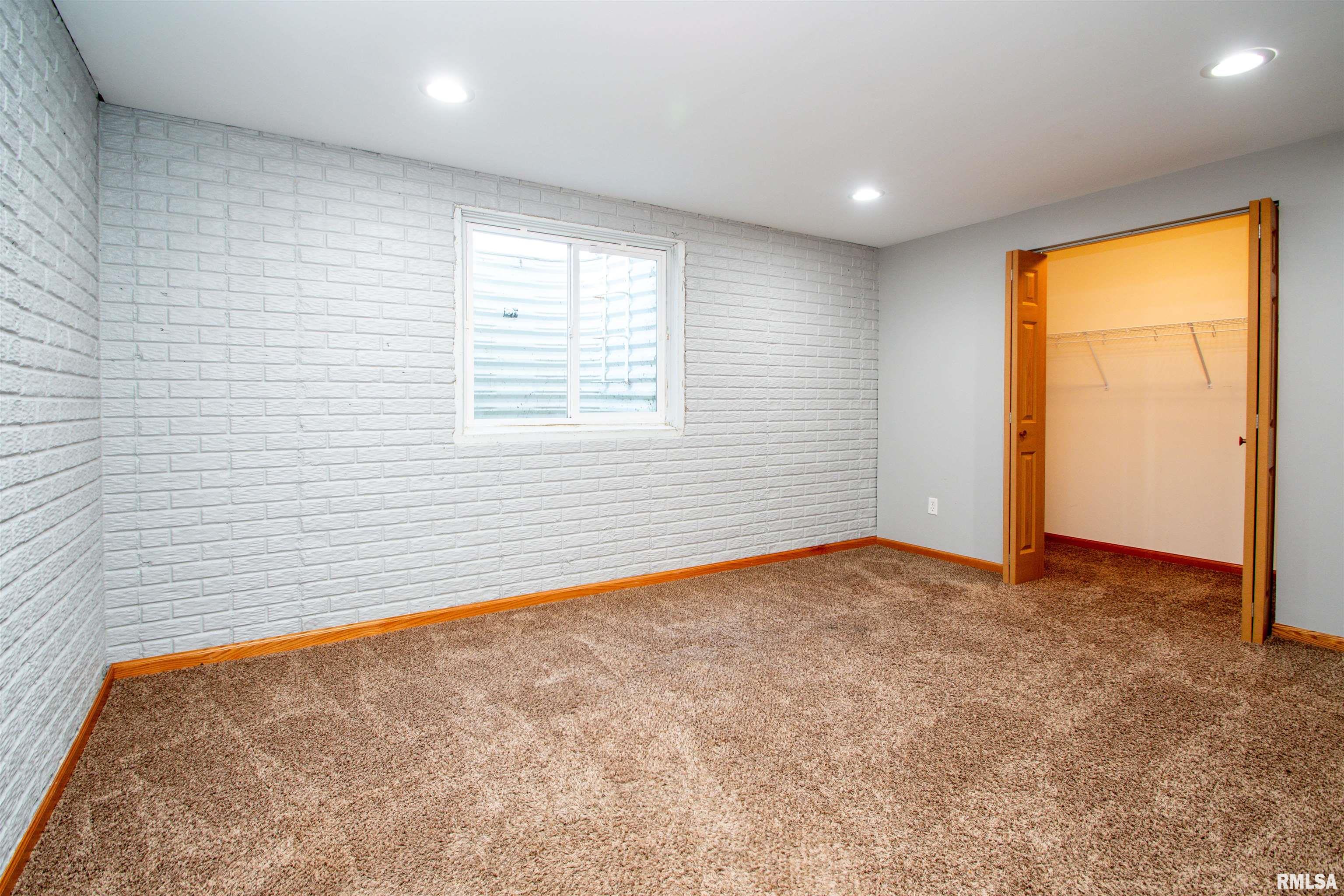 5902 Charleston Road Peoria, IL 61607 - Photo 29 of 43