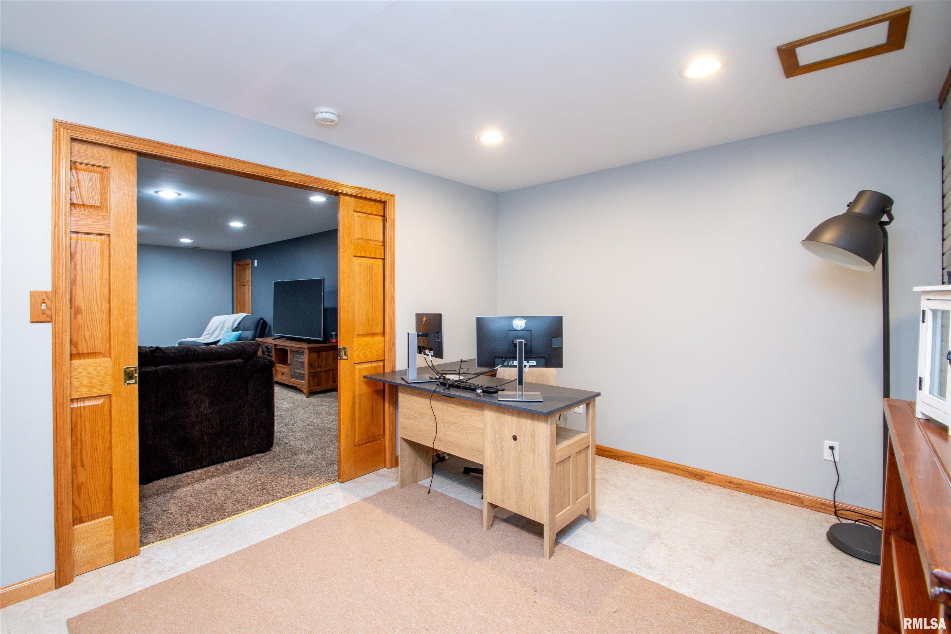 5902 Charleston Road Peoria, IL 61607 - Photo 34 of 43
