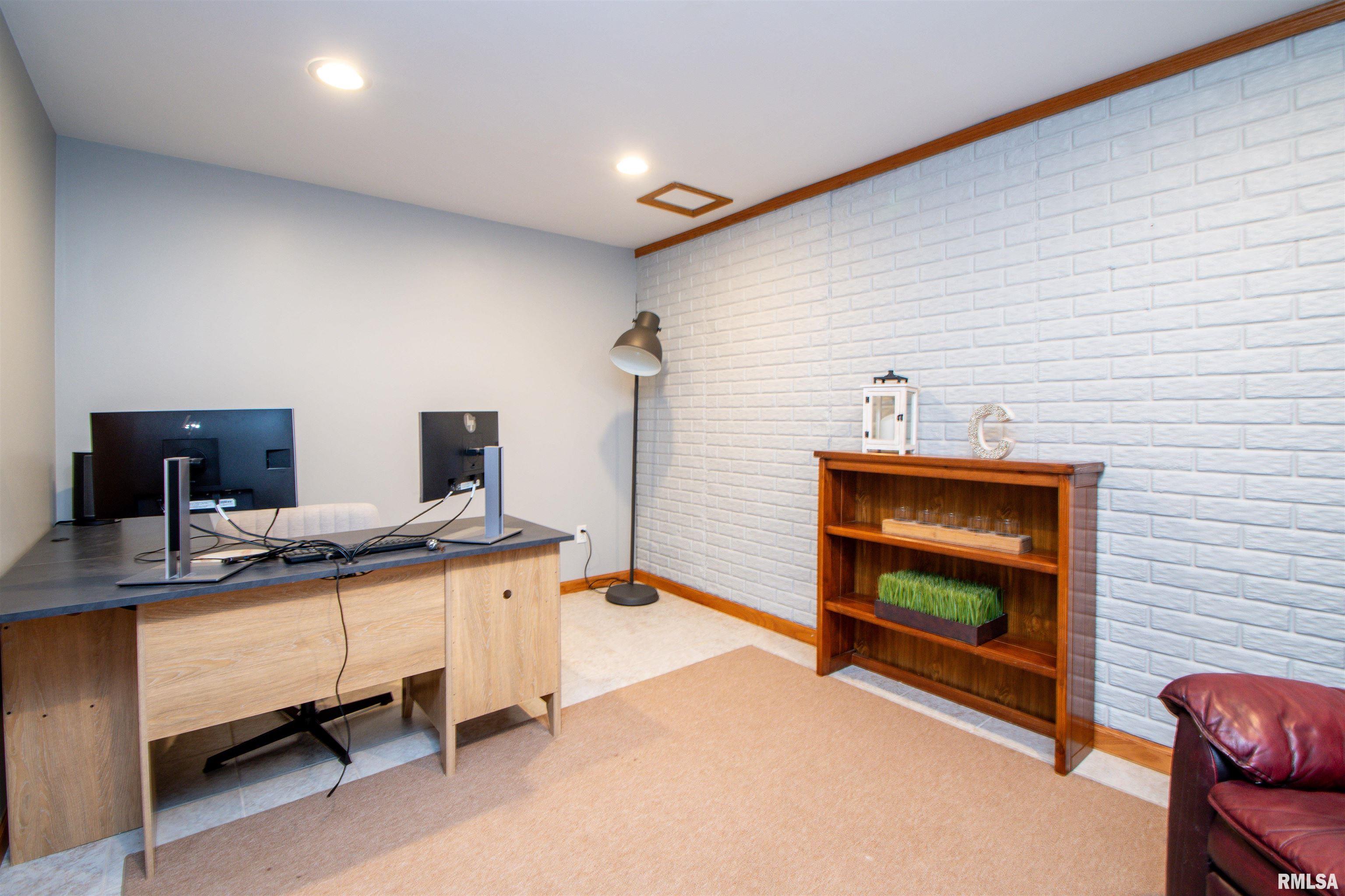 5902 Charleston Road Peoria, IL 61607 - Photo 35 of 43