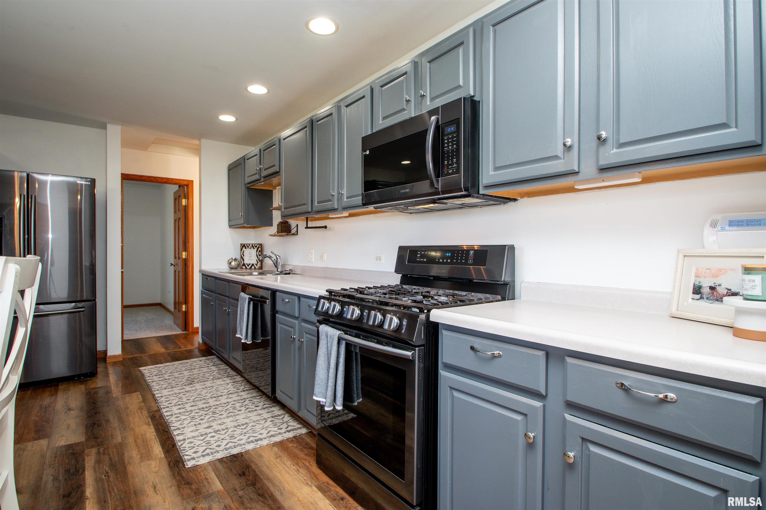 5902 Charleston Road Peoria, IL 61607 - Photo 5 of 43