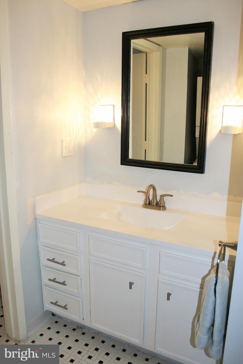 5822 Royal Ridge Drive, Unit S Springfield, VA 22152 - Photo 11 of 21 Bath