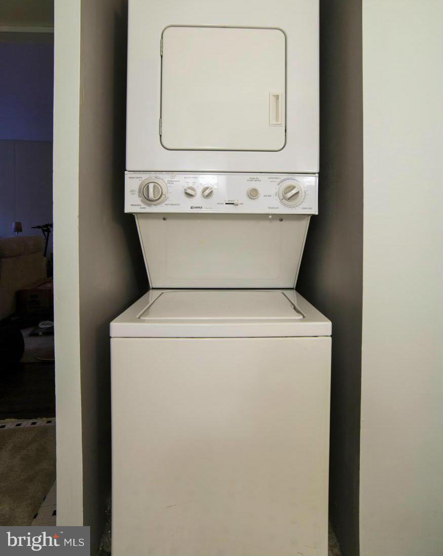 5822 Royal Ridge Drive, Unit S Springfield, VA 22152 - Photo 14 of 21 No Laundromat Needed