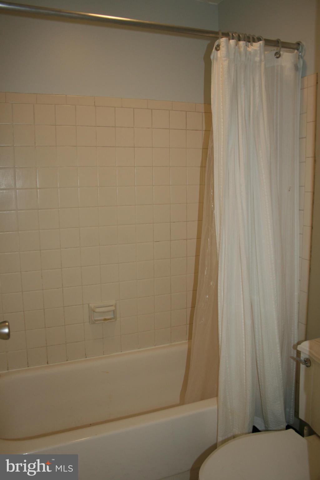 5822 Royal Ridge Drive, Unit S Springfield, VA 22152 - Photo 10 of 21 Bath