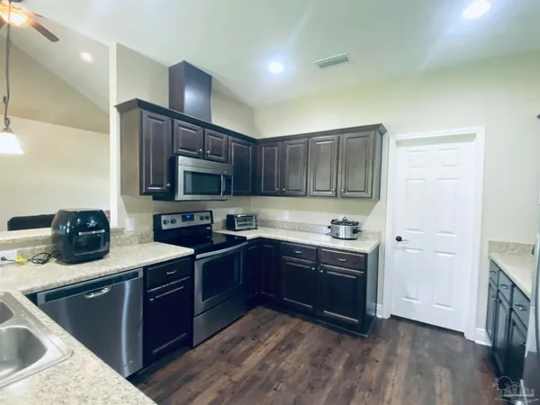 $2,200 | 1671 Eagle Terrace, Cantonment, FL 32533